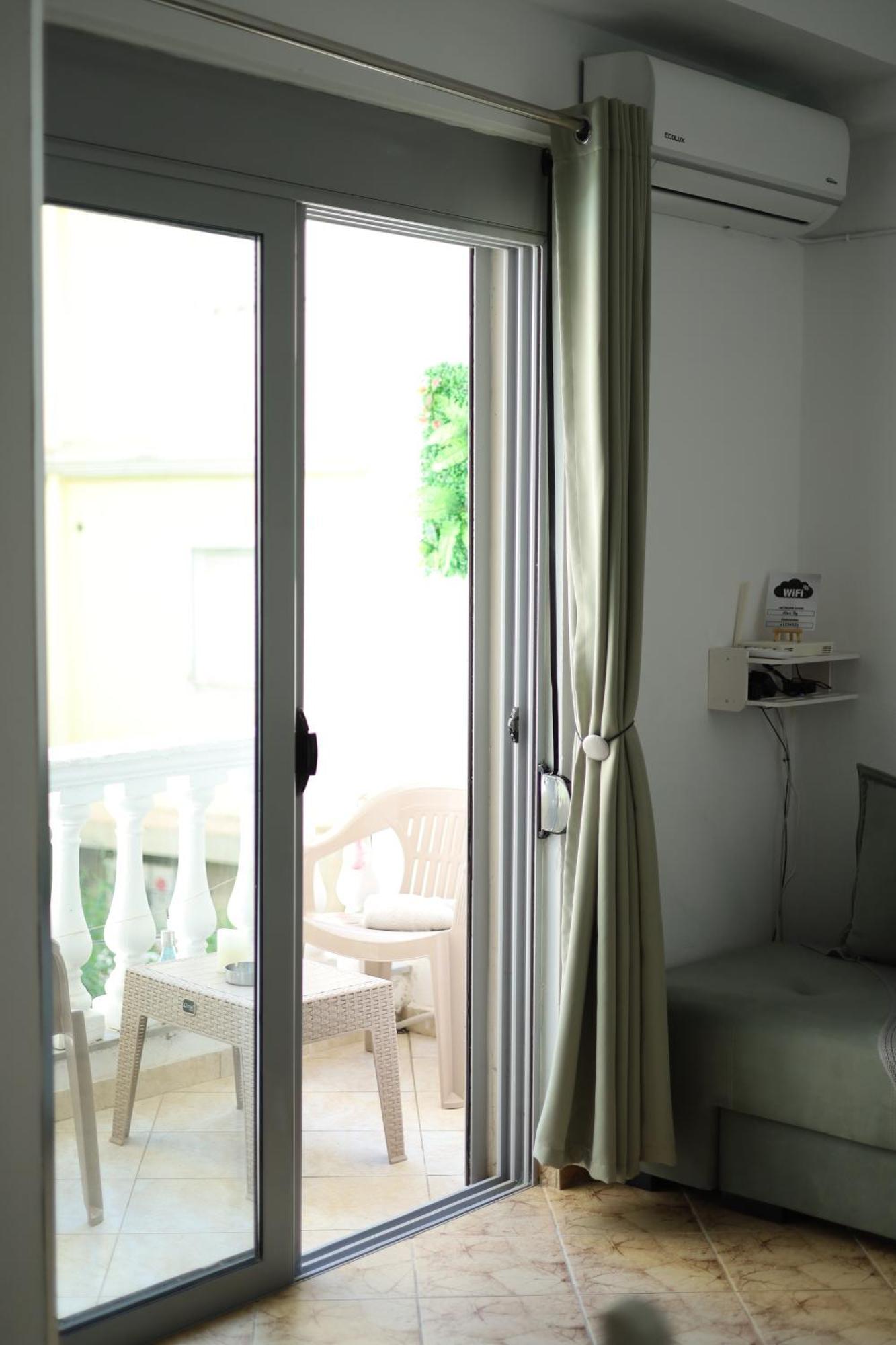 Apartment Happy